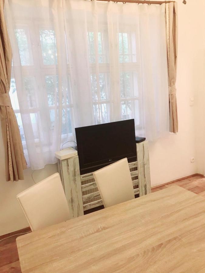 Happy Apartment In The Heart Of Budapest With 2 Rooms Exterior photo